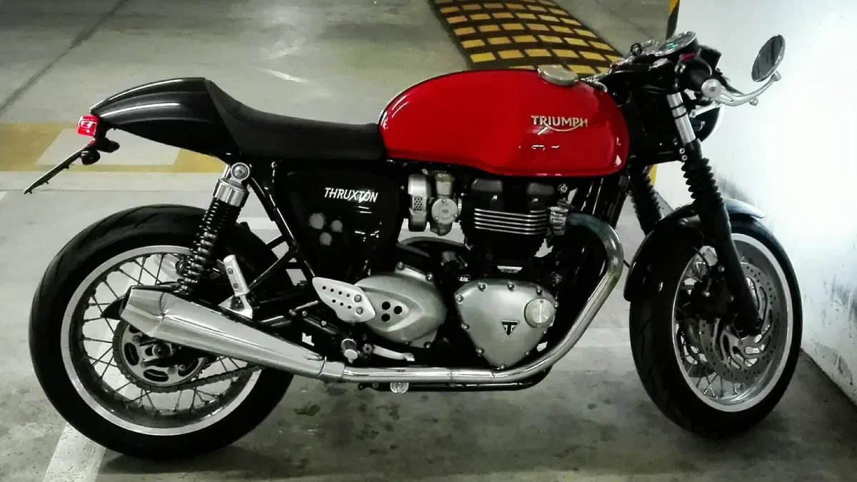 Triumph Thruxton 1200 (2016) 