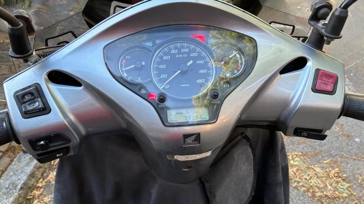 Honda SH 300 i (2006 - 10)  (5)