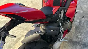 Ducati Panigale V4 S 1100 (2020)  (8)