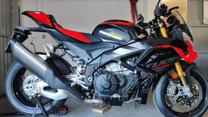 Aprilia Tuono V4 Factory (2025 - 26)  (2)