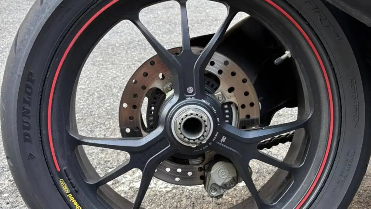 Ducati Hypermotard 821 SP (2013 - 15)  (2)