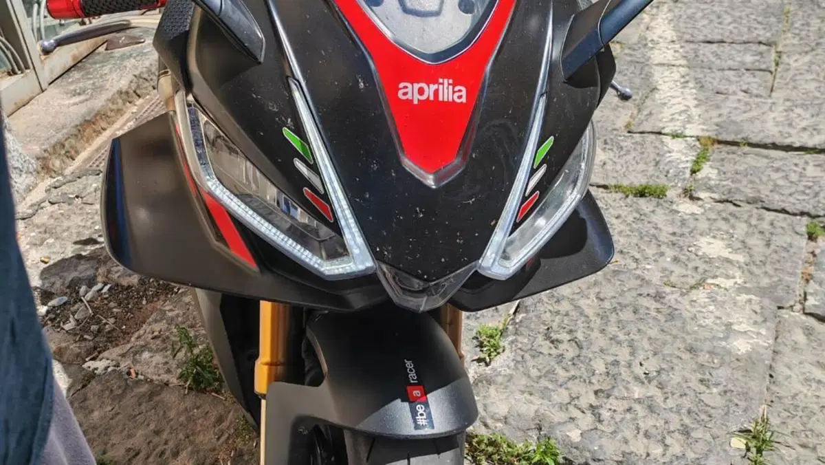 Aprilia RSV4 1100 Factory (2021 - 24)  (4)
