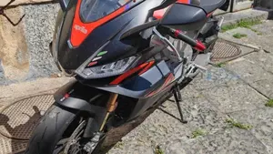 Aprilia RSV4 1100 Factory (2021 - 24)  (7)