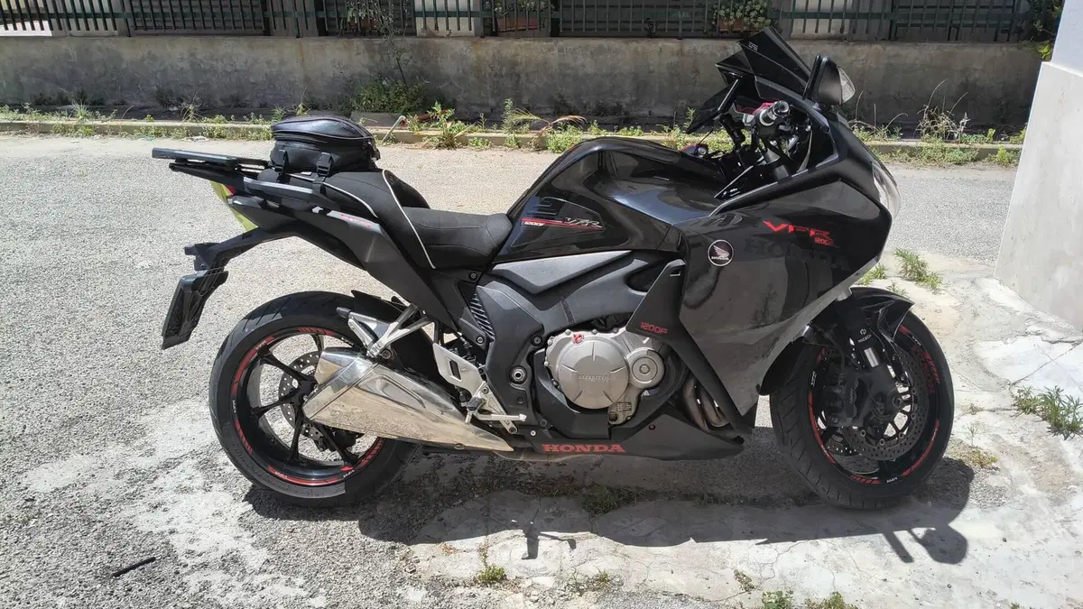 Honda VFR 1200 F ABS (2009 - 16) 