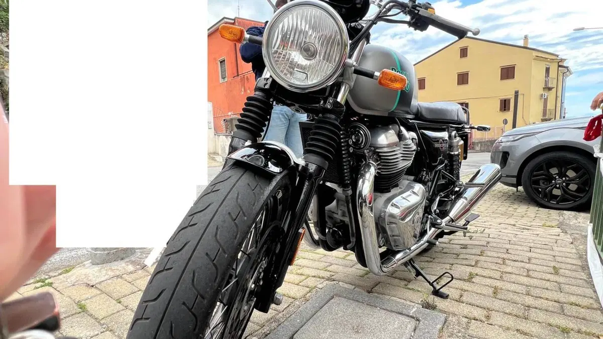 Royal Enfield Interceptor 650 (2021 - 26)  (2)