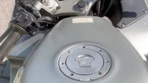 Honda VFR 800 (1998 - 01)  (9)