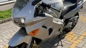 Honda VFR 800 (1998 - 01)  (2)