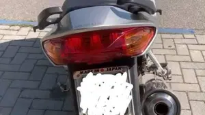 Honda VFR 800 (1998 - 01)  (4)