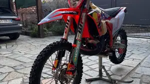KTM 300 EXC TBI Six Days (2024)  (4)