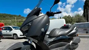 Yamaha X-Max 300 Tech Max (2020)  (4)
