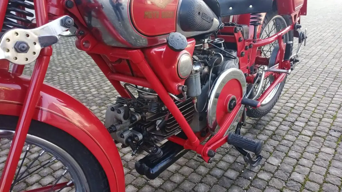 Moto Guzzi   (8)