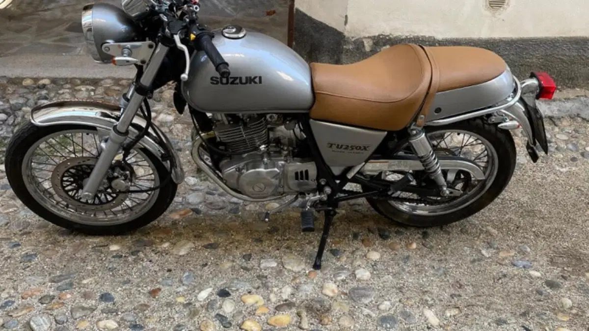 Suzuki TU 250 XX Super Classic (1996 - 00)  (3)