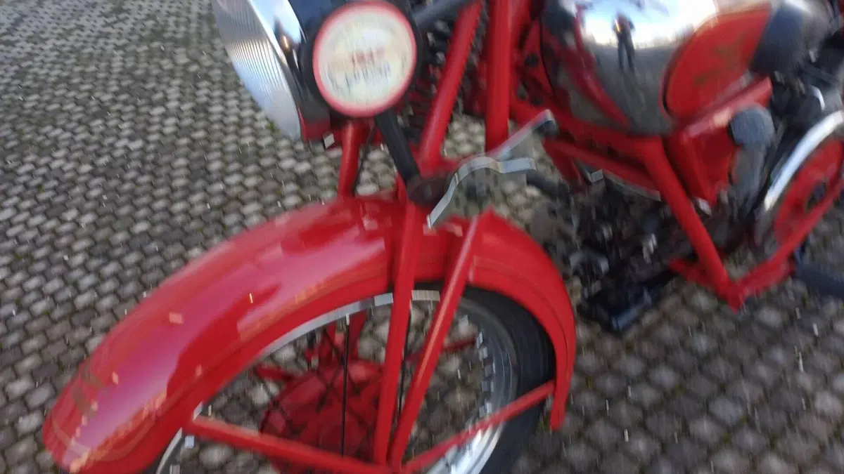 Moto Guzzi   (10)