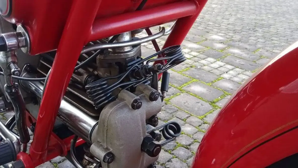 Moto Guzzi   (11)
