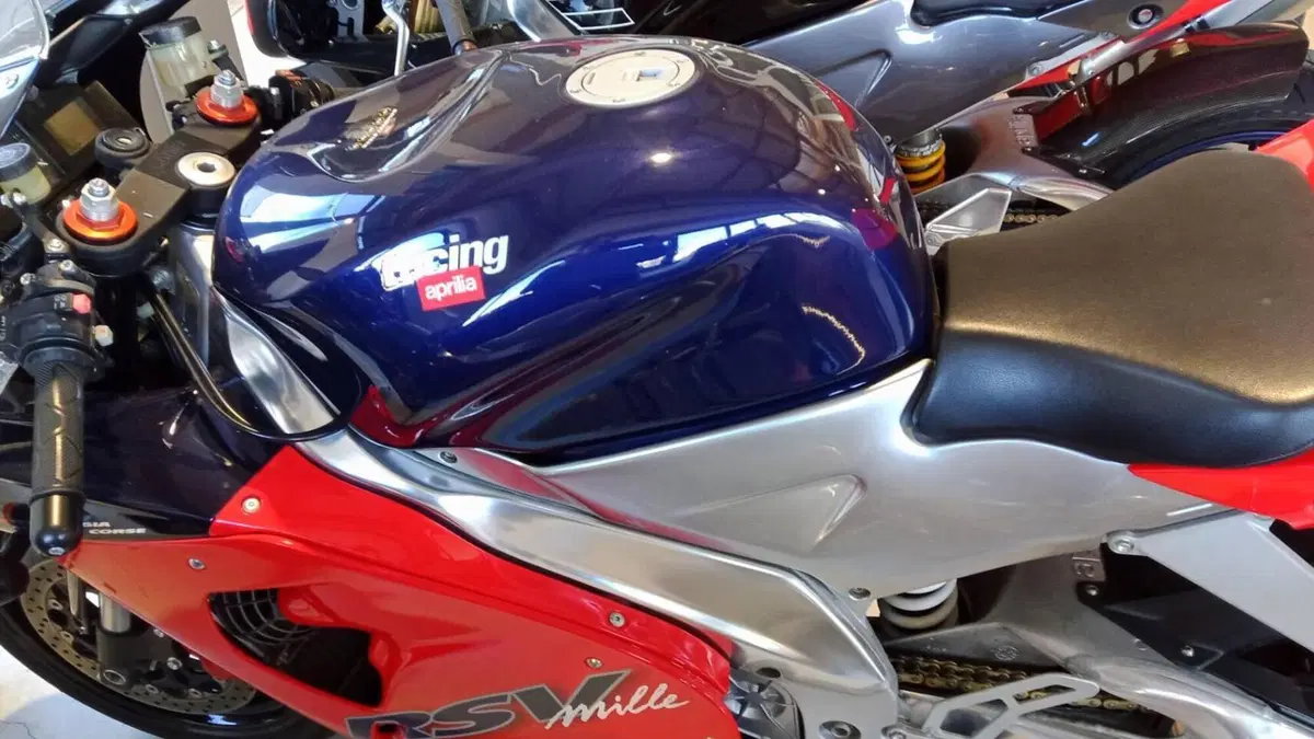 Aprilia RSV 1000 (1998 - 99) 