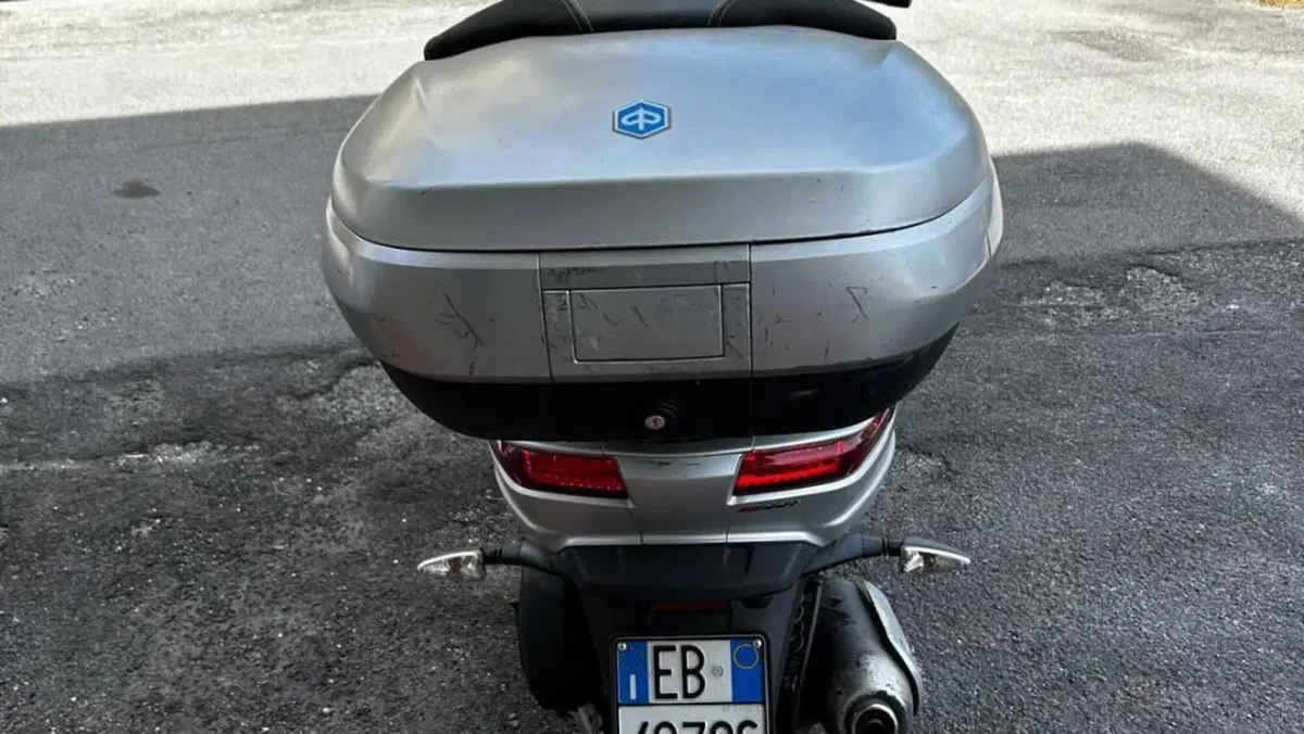 Piaggio Mp3 300 ie Sport LT ABS (2014 - 16)  (2)