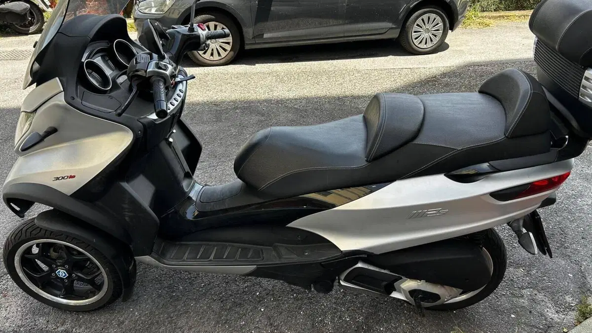 Piaggio Mp3 300 ie Sport LT ABS (2014 - 16)  (4)