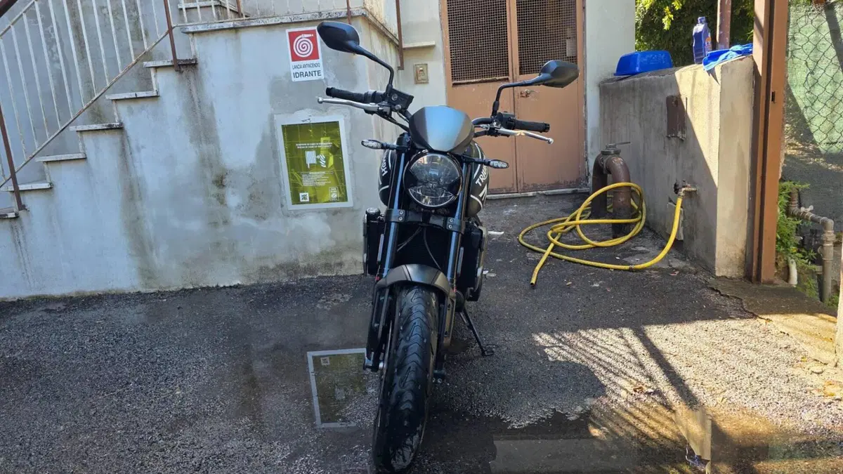 Triumph Trident 660 (2021 - 24)  (2)