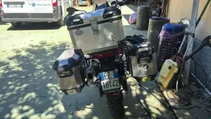 Moto Guzzi V85 TT (2021 - 23)  (2)