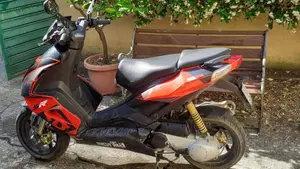 Aprilia SR 50 Motard 2T (2018 - 20)  (2)