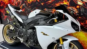Yamaha YZF R1 (2015 - 16)  (3)
