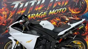 Yamaha YZF R1 (2015 - 16)  (4)