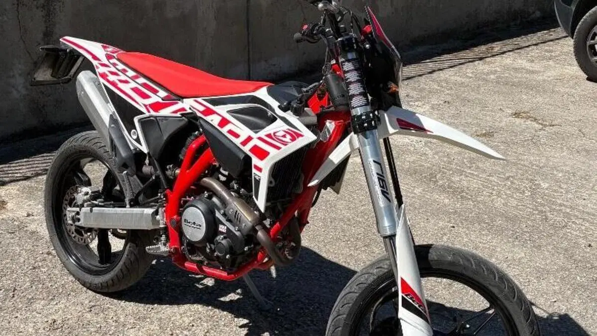 Betamotor RR 125 4T Motard LC (2021 - 23)  (3)