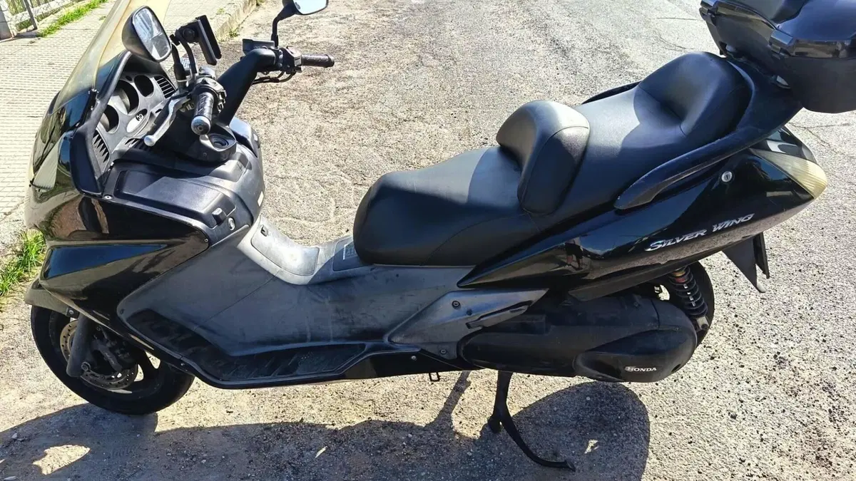 Honda Silver Wing 400 (2006 - 09)  (3)