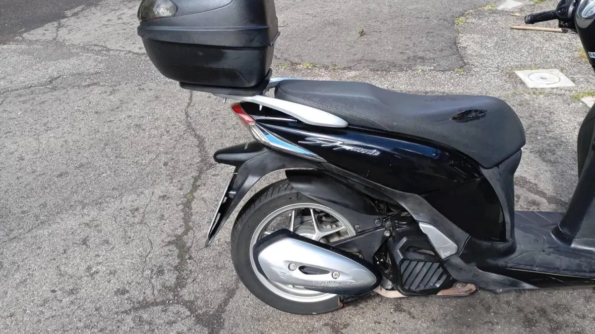 Honda SH 125 Mode (2013 -16)  (2)