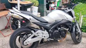 Suzuki GSR 600 (2006 - 11)  (5)