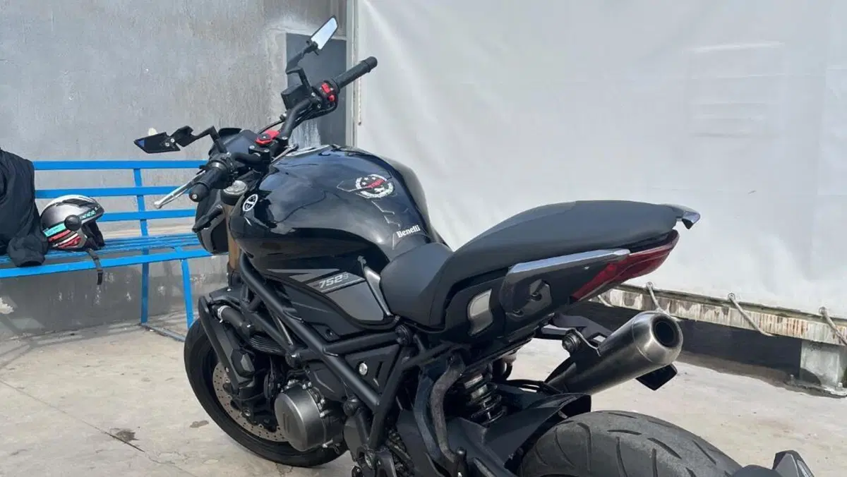 Benelli 752 S (2019 - 20)  (4)