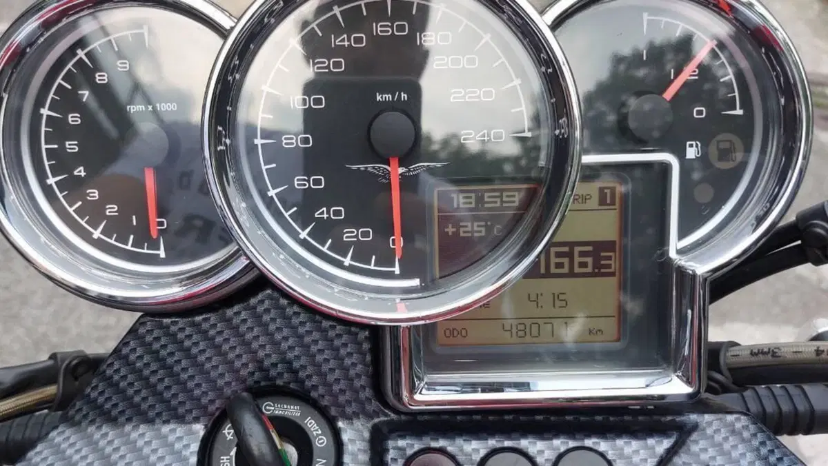Moto Guzzi Breva V 1100 i.e.  (4)