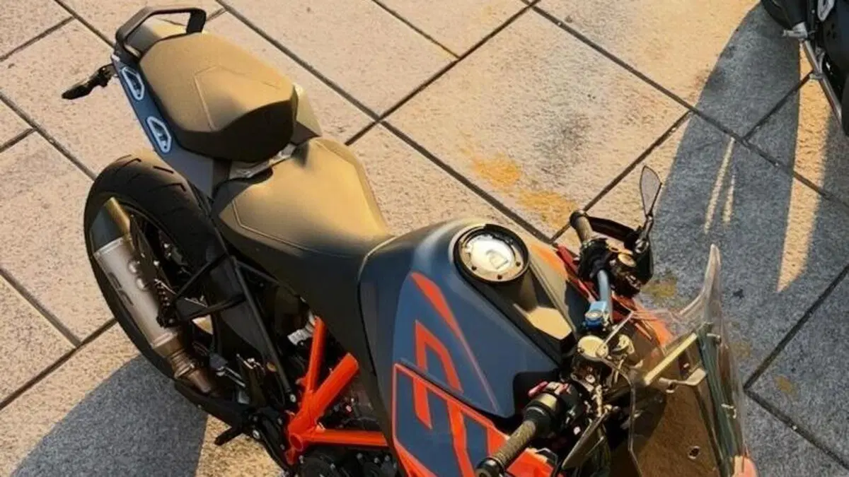 KTM 1290 Super Duke GT (2022 - 25)  (4)