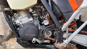 KTM 125 EXC (2012)  (2)