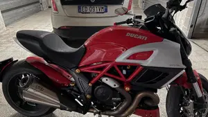 Ducati Diavel 1200 (2010 - 13)  (4)