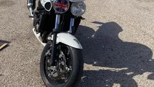 Triumph Speed Four  (6)
