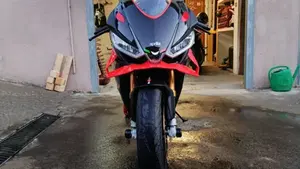 Aprilia RSV4 1100 Factory (2025 - 26)  (3)