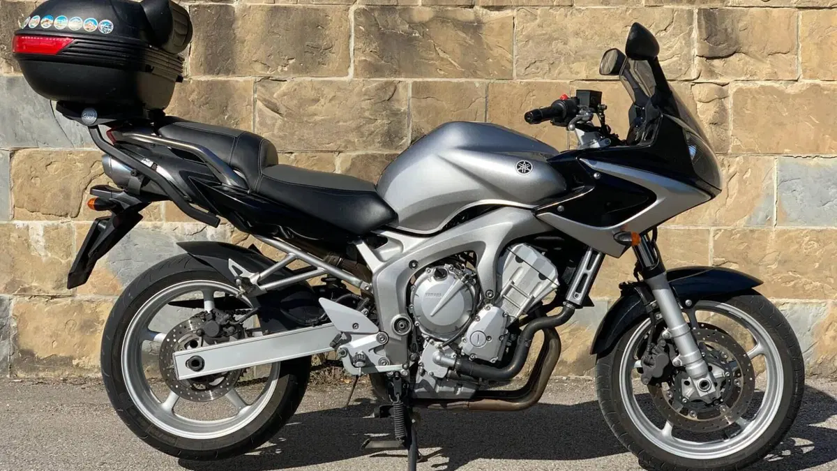 Yamaha FZ6 Fazer (2004 - 07) 