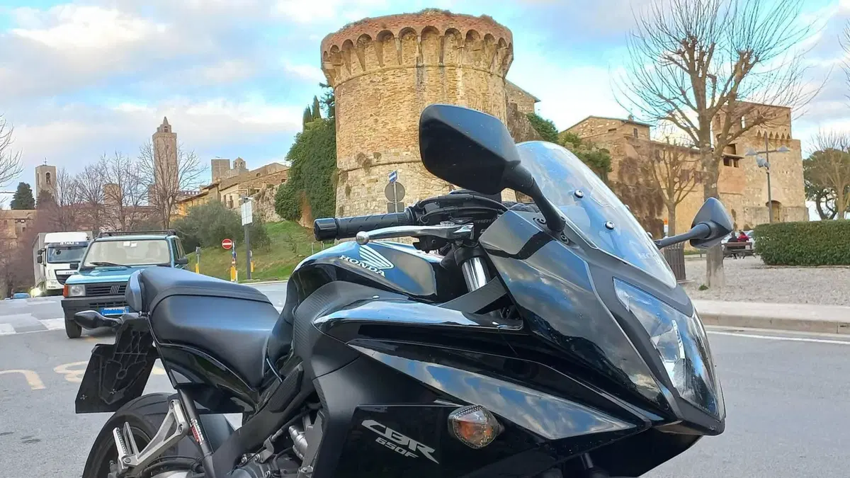 Honda CBR 650 F ABS (2014 - 17)  (2)