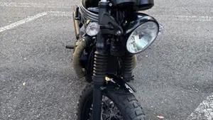 Triumph Bonneville T100 (2017 - 20)  (6)