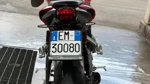 Triumph Street Triple S (2017 - 19)  (2)