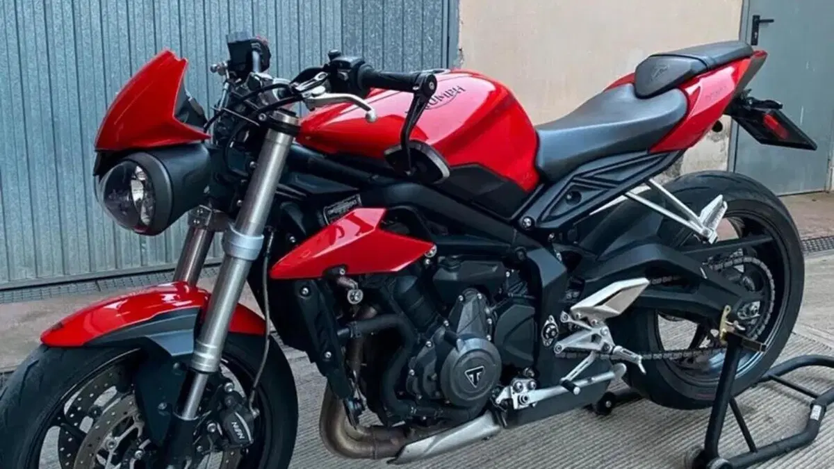 Triumph Street Triple S (2017 - 19)  (3)