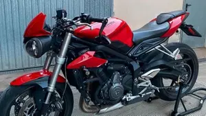 Triumph Street Triple S (2017 - 19)  (3)