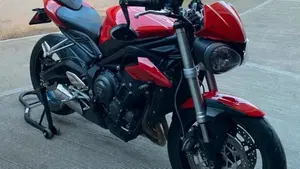 Triumph Street Triple S (2017 - 19)  (4)