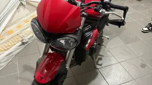 Triumph Street Triple S (2017 - 19)  (6)