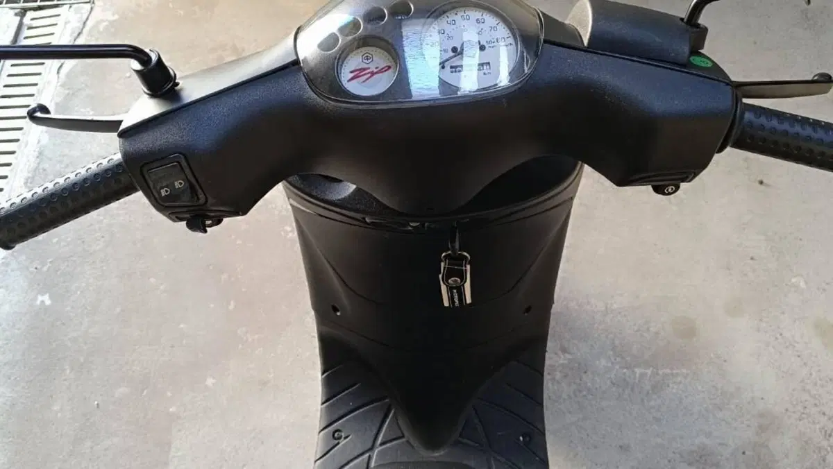 Piaggio Zip 50 4T (2021 - 25)  (4)