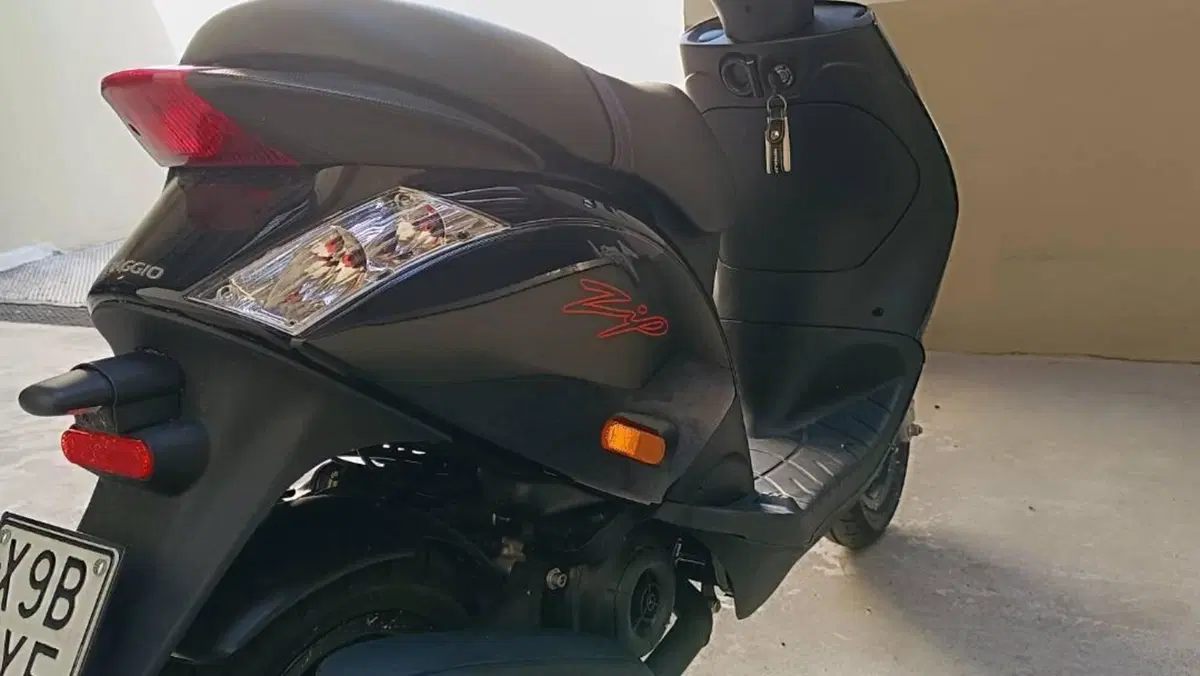Piaggio Zip 50 4T (2021 - 25)  (9)