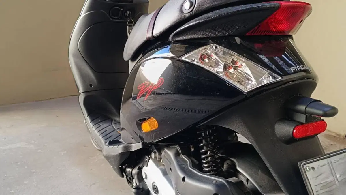 Piaggio Zip 50 4T (2021 - 25)  (10)