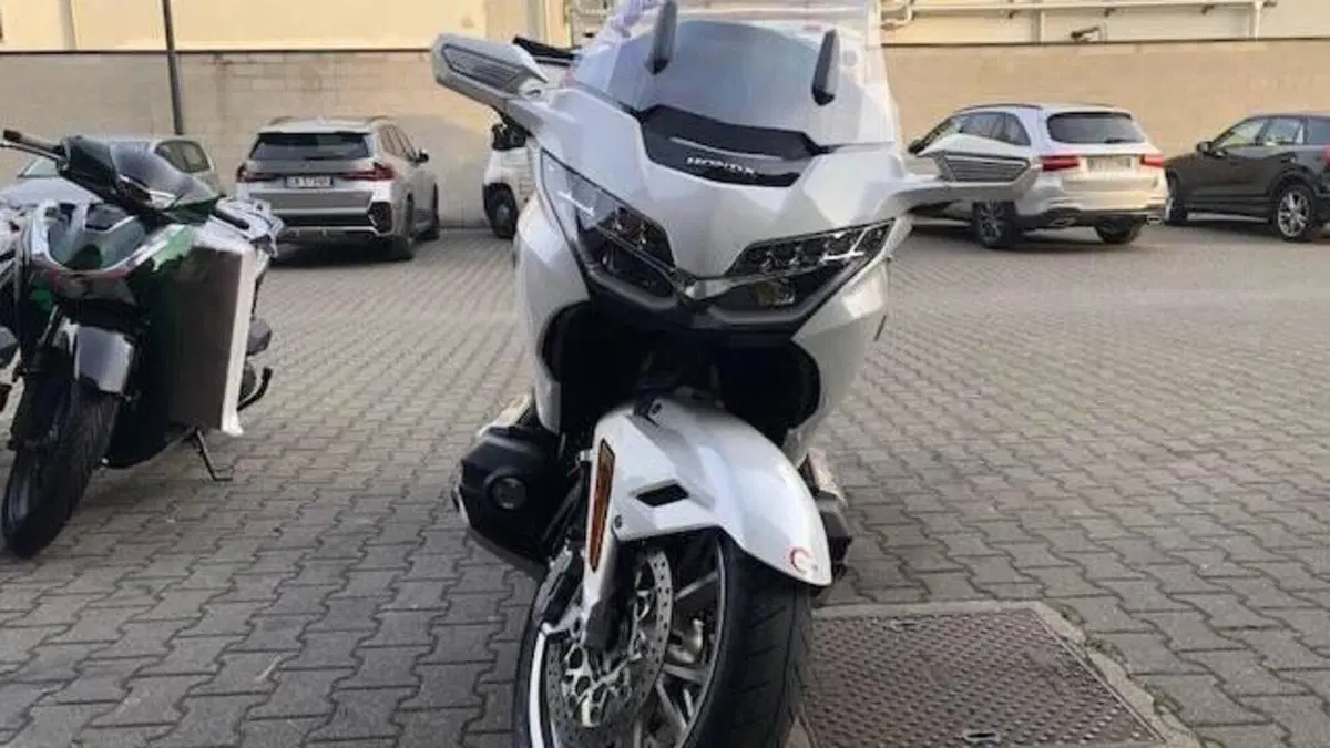 Honda GL 1800 Gold Wing (2018 - 20)  (2)
