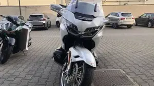 Honda GL 1800 Gold Wing (2018 - 20)  (2)